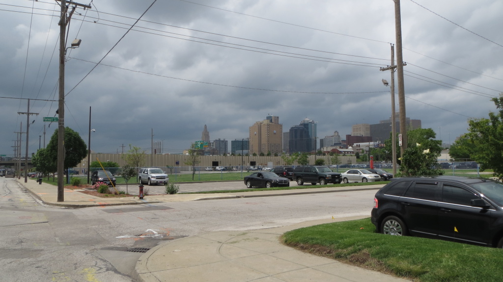 Man, was war das für eine Qual. Endlich erscheint die Skyline von Kansas City