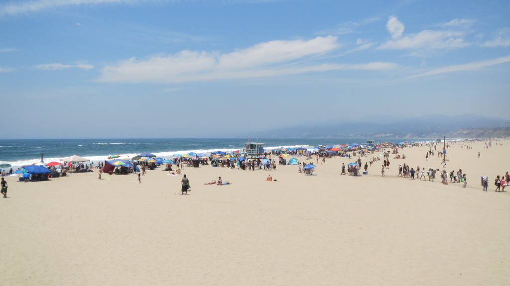 Heißes Wetter und Wochenende: Kein Wunder, dass der Santa Monica Beach bereits Mittags ordentlich gefüllt war