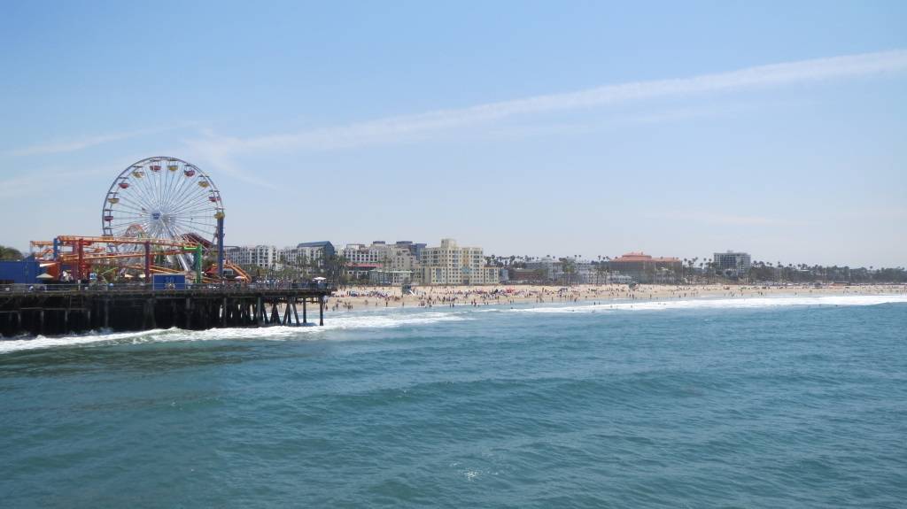 Blick auf den Santa Monica Beach vom Santa Monica Pier