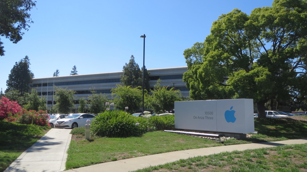 Eins der vielen Gebäude auf dem Apple-Campus in Cuppertino