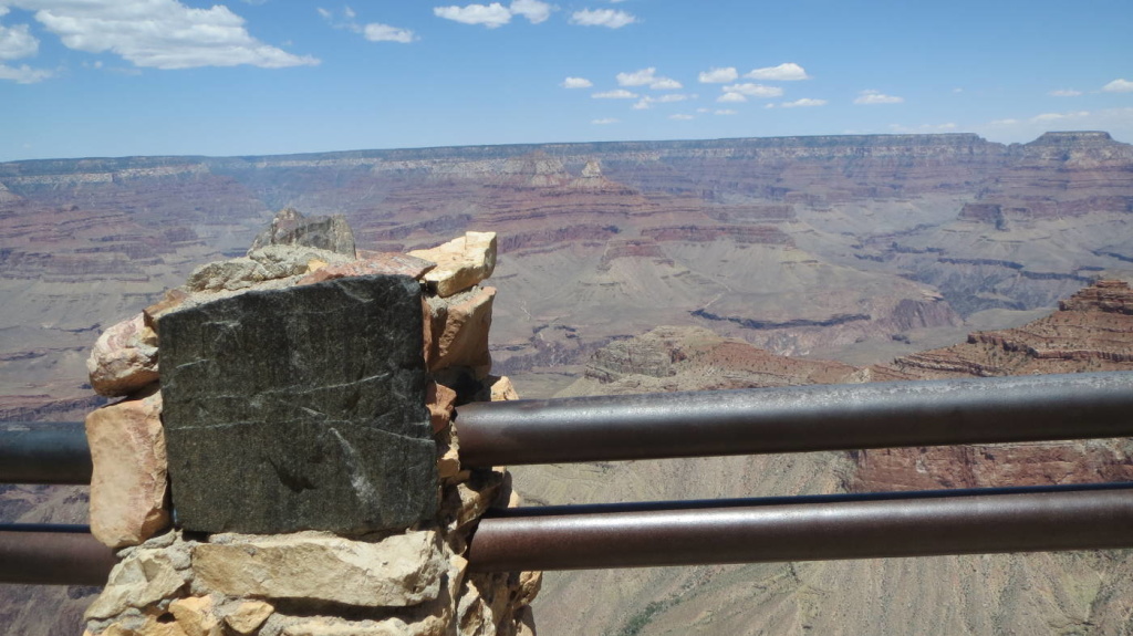 Eine Probe des ältesten Steins auf der Erdoberfläche, den man ansonsten nur am unteren Ende des Grand Canyons sieht