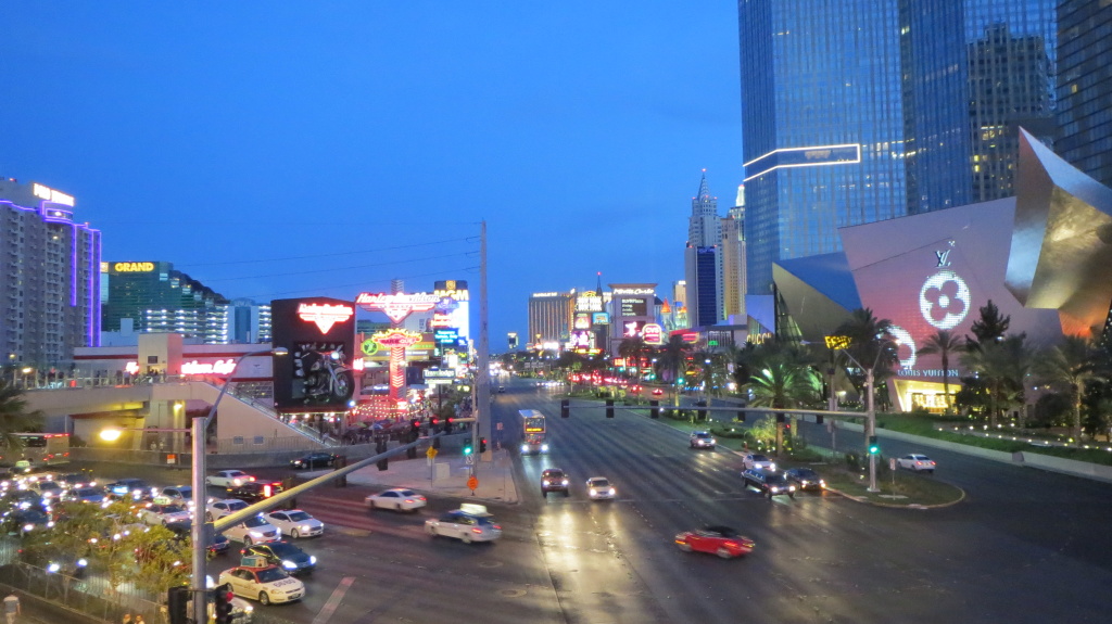 Blick auf den südlichen Strip mit MGM Grand und Mandalay Bay im Hintergrund